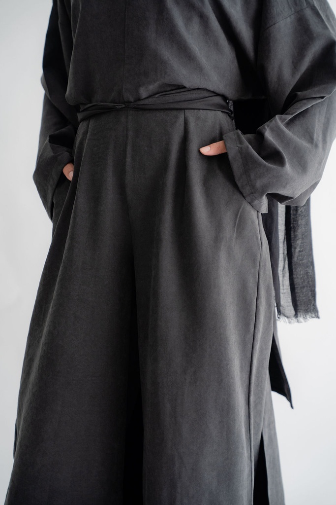 Black Mombasa Pants 