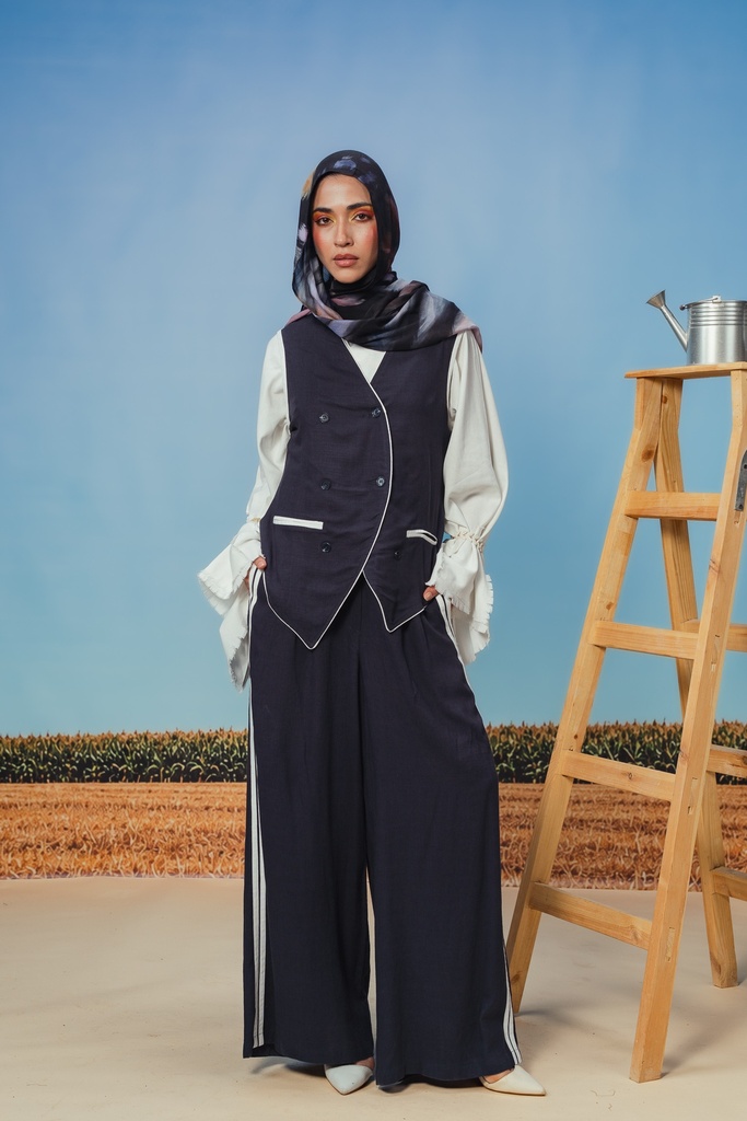 Navy Livia Vest