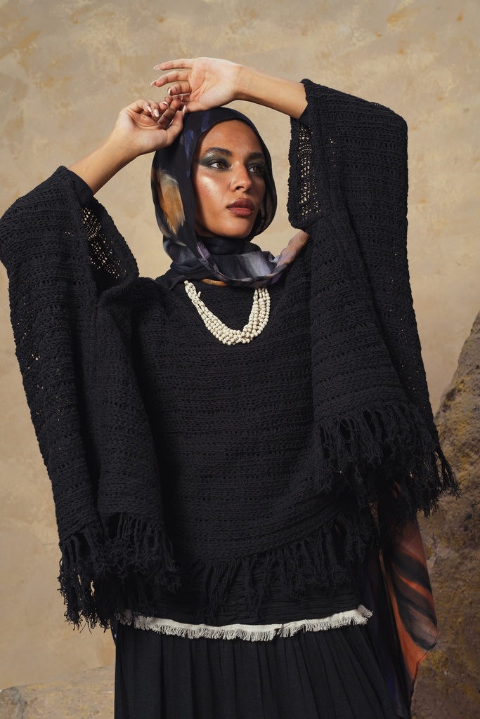 Black Amaya Cape